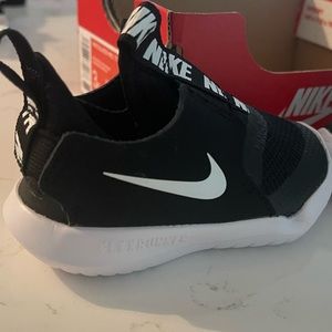 Nike Flex Runner Size 3c
